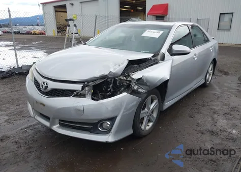 2013 Toyota Camry Se z USA, uszkodzony, nr VIN 4T1BF1FK7DU649424